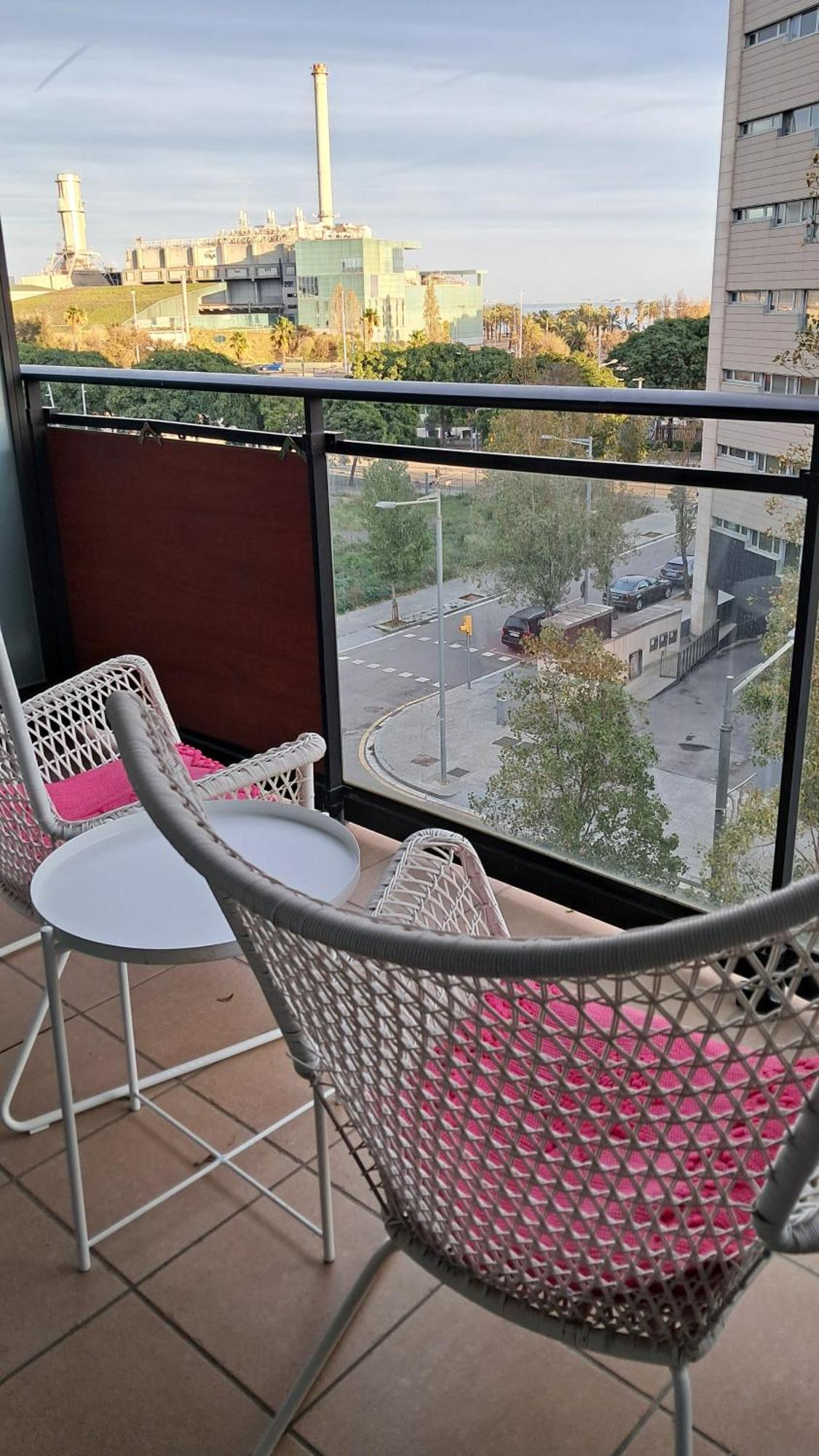 Modern Apartment, With Parking, Close To The Beach!! 산트 아드리아 데 베소스 외부 사진